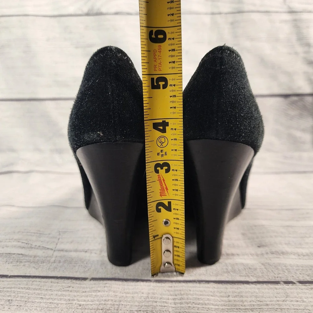 Tory Burch Sophie Size 5M Black Suede Wedge Pumps Silver Logo Medallion